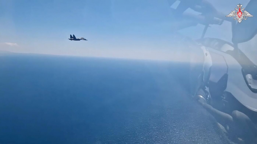 МО: в Черном море ночью уничтожили три безэкипажных катера, следовавших к Крыму